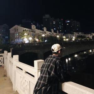 民宅偷拍中年夫妇
